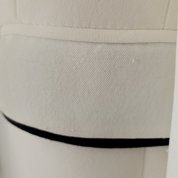 Freda's Off-White and Black Double Lapel Blazer - Picture 15 of 15